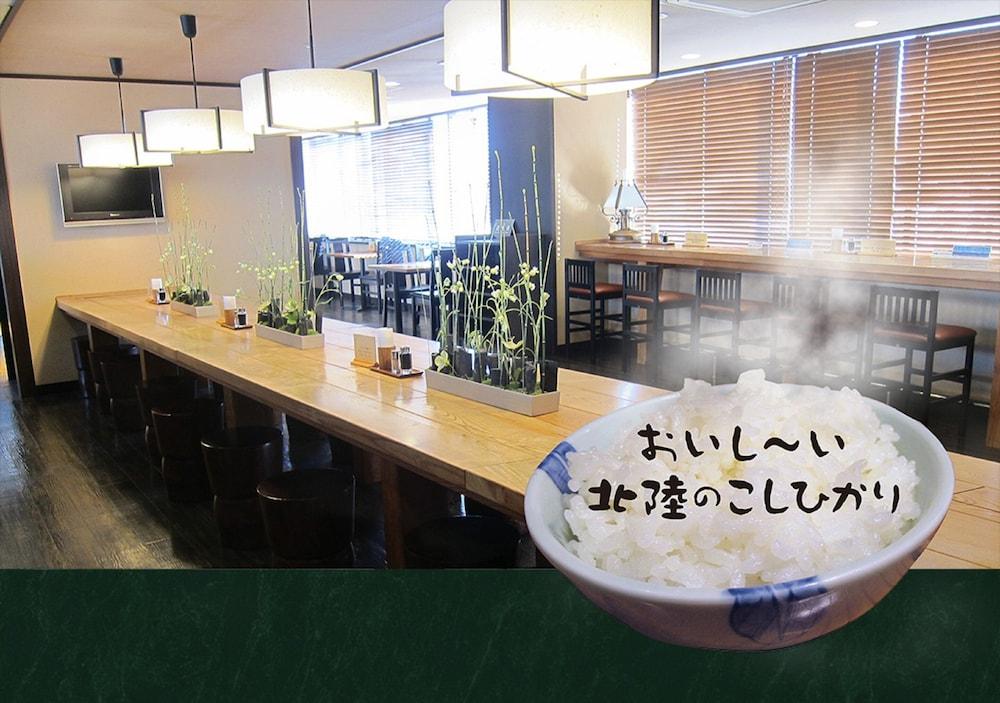 鱼津门通站前酒店 外观 照片